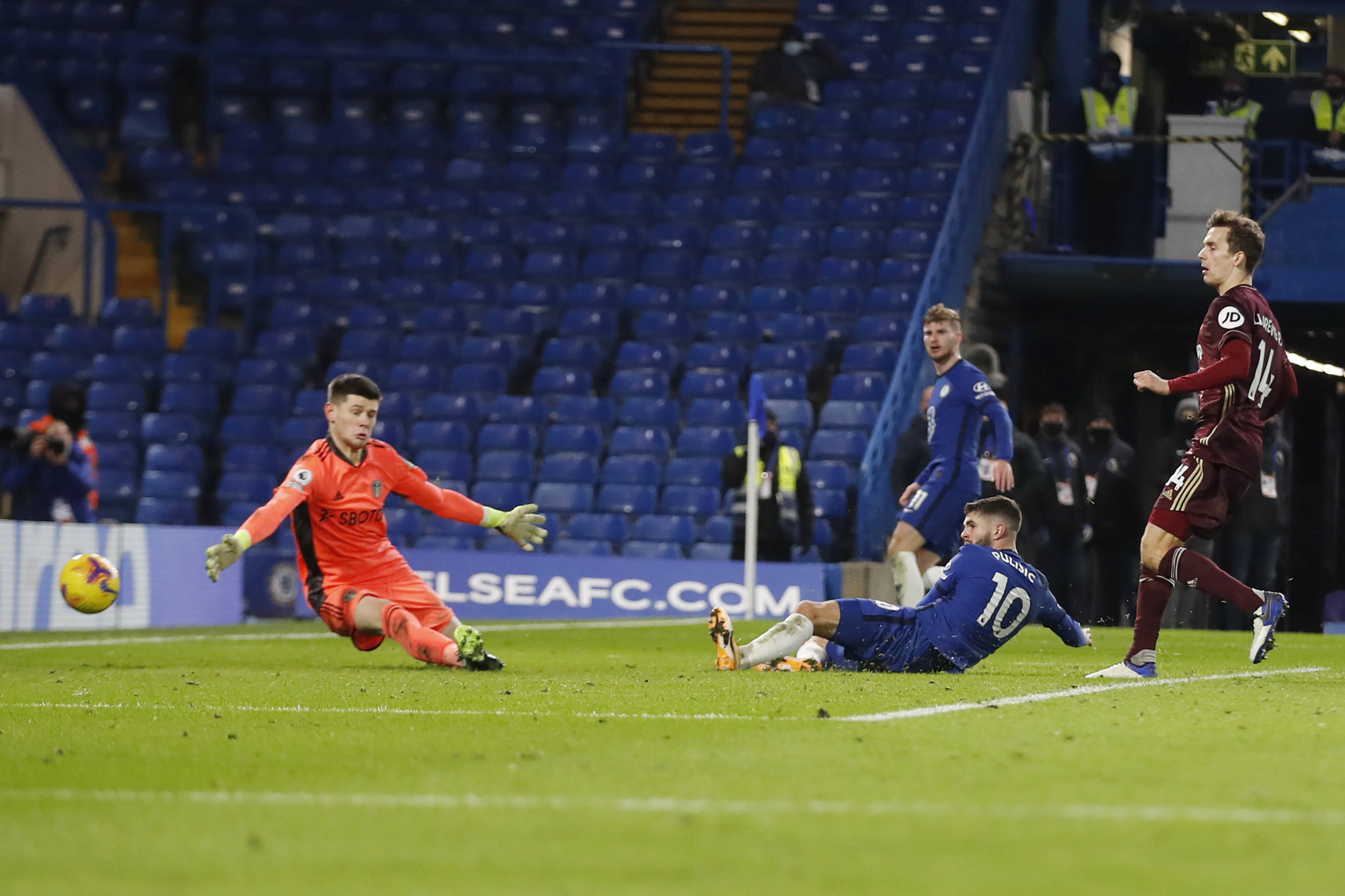 年轻后卫在 年轻后卫在